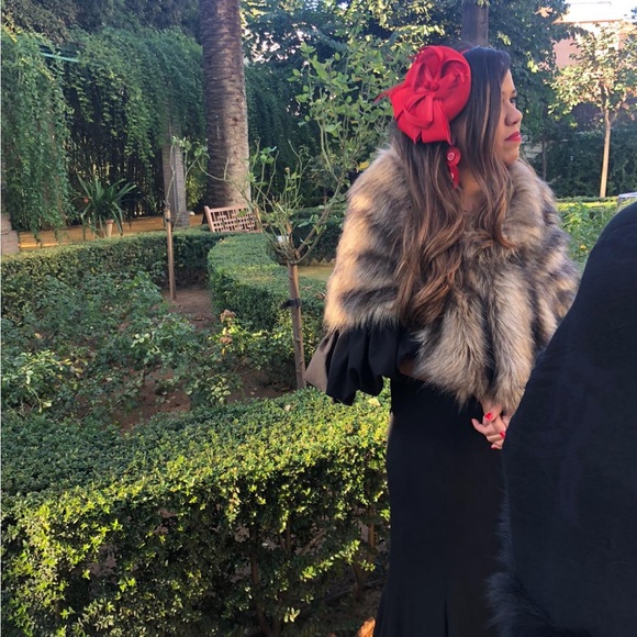 Faux Fur Wrap Around - Picture 2 of 7